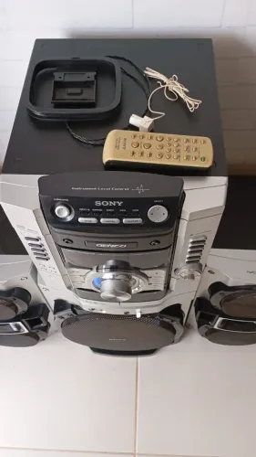 MINISYSTEM SONY GENEZI MHC-RG590S(LEIA COM ATENÇÃO)
