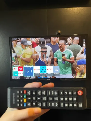 Smart TV Samsung 32" LED HD - Controle - Funcionando
