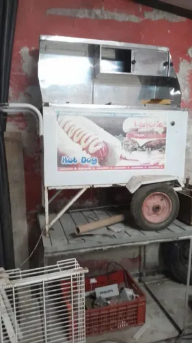 Vendo Carrinho de Hot Dog usado por 1.000 reais Tel. * Cel.