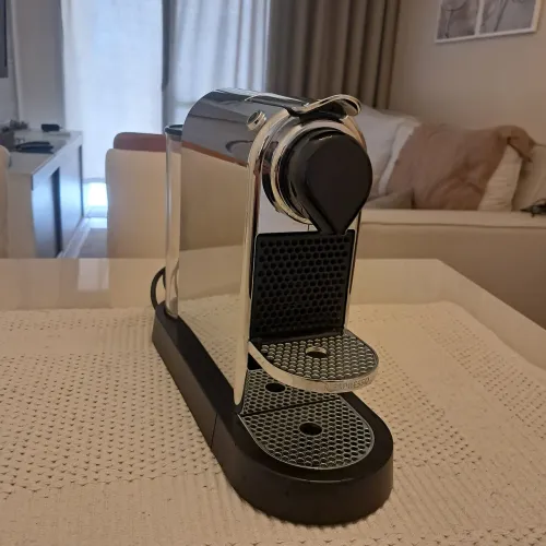 Cafeteira Nespresso Cromada 220V