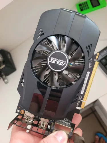 Placa de vídeo com defeito rx550 4gb parou de dar vídeo 70 reais