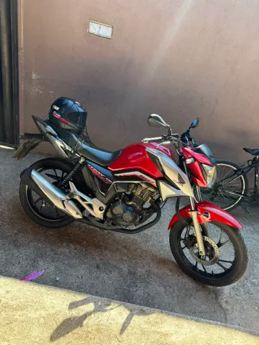 Moto em perfeito estado, 160 2024 titan