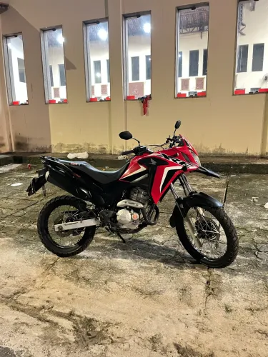 Xre 300 avista ou parcelado