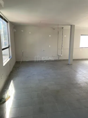 Sala Comercial à Venda na Parque Avenida Pelinca