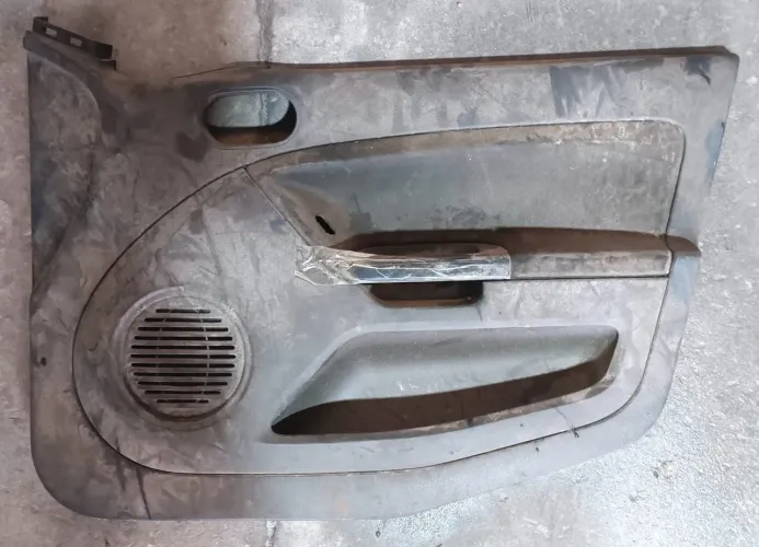 Forro de porta dianteira lado direito Ford fiesta 2003 a 2007