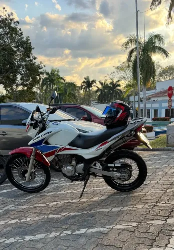 Linda Falcon 400i, todas informações na descrição.