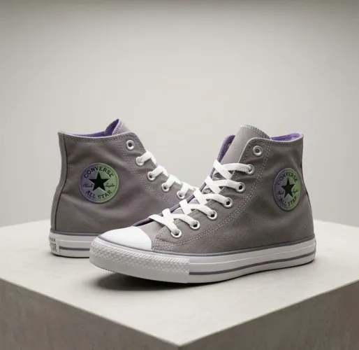 SEMINOVO Tênis Converse All Star Chuck Taylor de cano alto lilás 