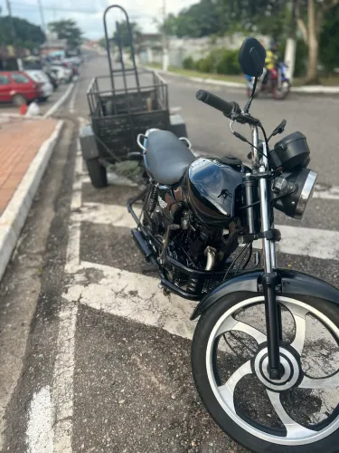 Moto com carrocinha e puxador completo descarga esportiva 