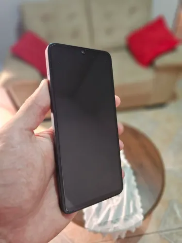 Samsung Galaxy A06 - (2 meses de uso)