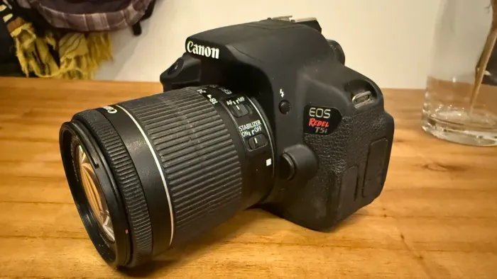 Vende se maquina fotografica Canon Rebel 5D