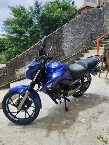 Moto em perfeito estado.