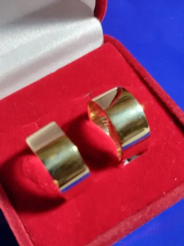 Alianças Casal Namoro Casamento 9 mm Ouro 18 Kilates Peso 20.00 Gramas Maciça