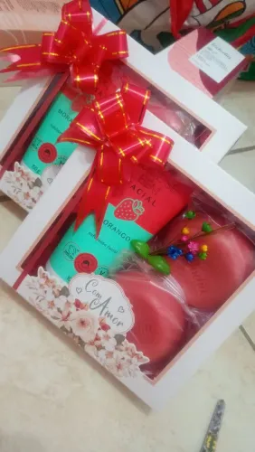 Caixa de presente O Boticário produtos originais e lacrados