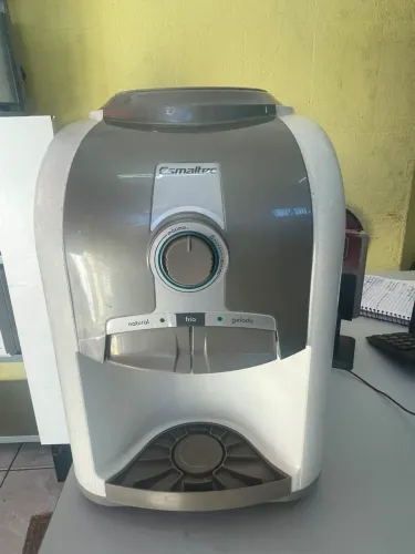 Bebedouro de Compressor Esmaltec 127v