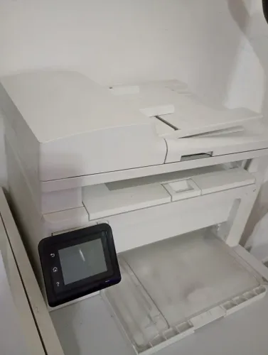 Impressora Hp LaserJet monocromática