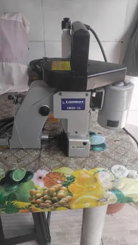 Maquina de costura de Sacos LANMAX LM26-1A R$ 650,00