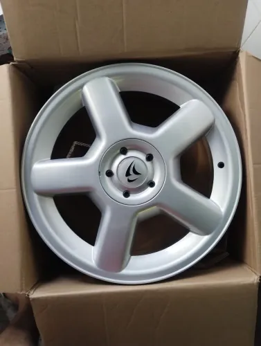 Rodas 18" BRW exclusive com pneus itaro 165/40