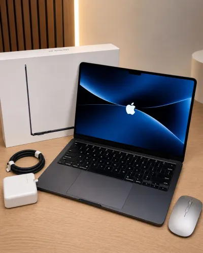 MacBook Air M4 13? 16GB 256GB - Seminovo - 99% Bateria + Caixa e Nota Fiscal