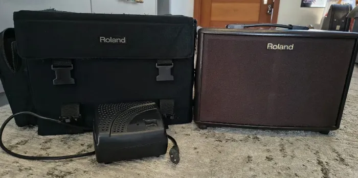 Amplificador Roland Acoustic Chorus AC-60 + Estabilizador + Bag