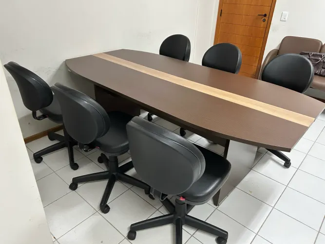 Mesa de reunião MDF 2,20 x 1,05 x 0,75 m,  castanho/noceu.