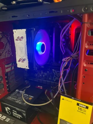 Placa mãe + Memória + Processador + Fonte + SSD + Gabinete