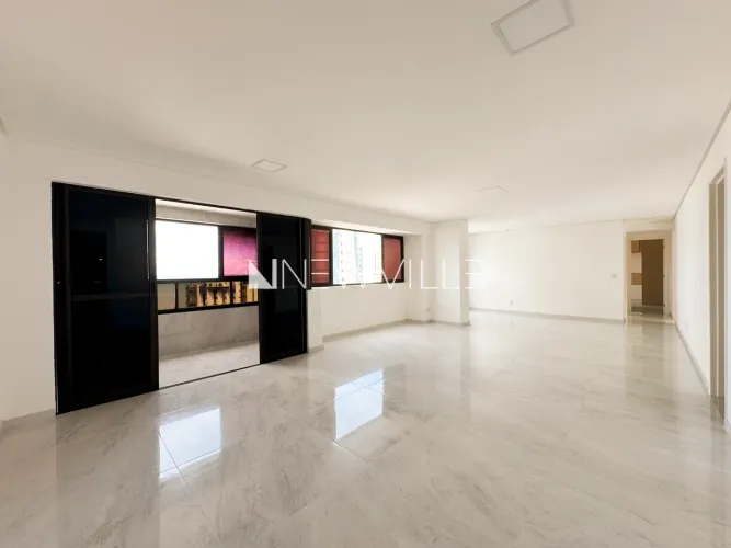 Apartamento à venda no Condomínio Dona Cecy, em Boa Viagem 3 quartos, varanda e localizaç