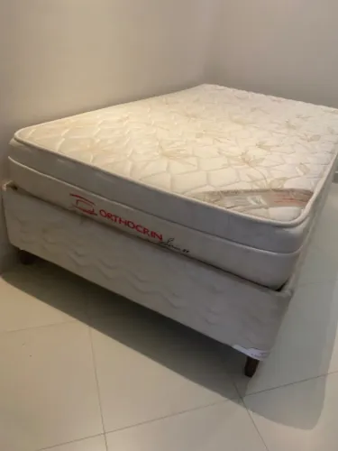 Cama de viúva orthocrim 2m por 1,10cm, box e colchão sem nenhum estrago.