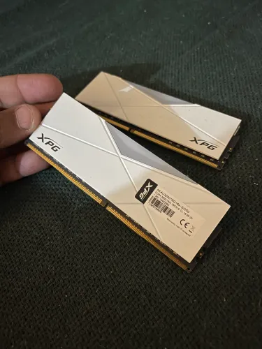 Memória RAM XPG Spectrix D50 RGB 32GB (2x16GB) 3200MHz DDR4
