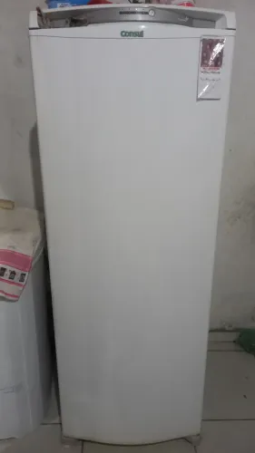 Vendo geladeira consul facilite frost free branca 342lt bem conservada,funcionando tudo