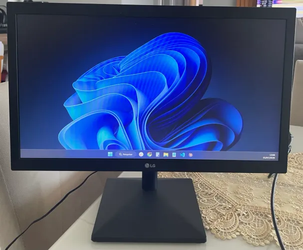 Vendo Monitor LG 19.5? 20MK400H-B LED HD HDMI VGA