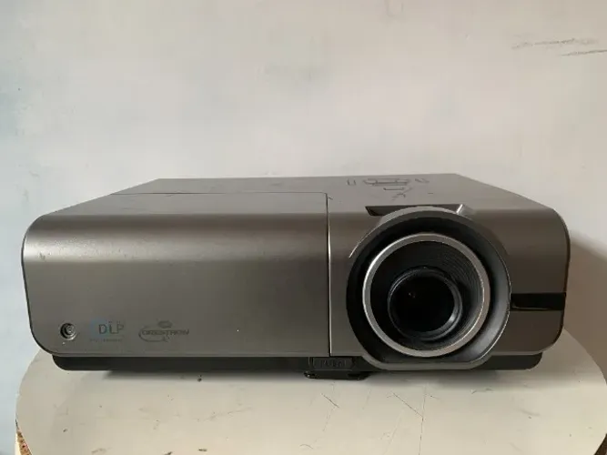 Projetor OPTOMA TH1060p DLP FullHD 4500 ansi lumens