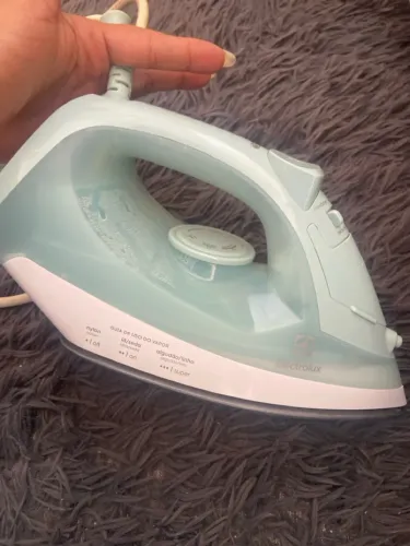 Vendo ferro de passar eletrolux a vapor
