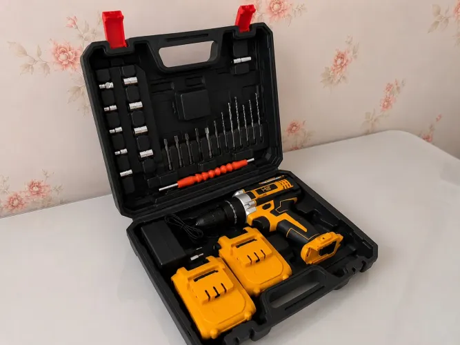 Kit Furadeira Parafusadeira a Bateria Completo com Maleta