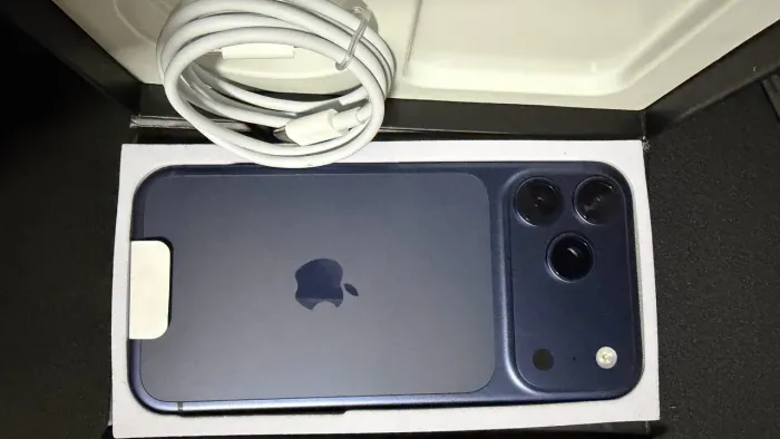 Iphone 17 Pro Max 512Gb Azul usado estado Novo