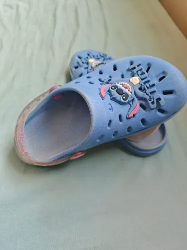 Sandália croc do Stitch faminina 