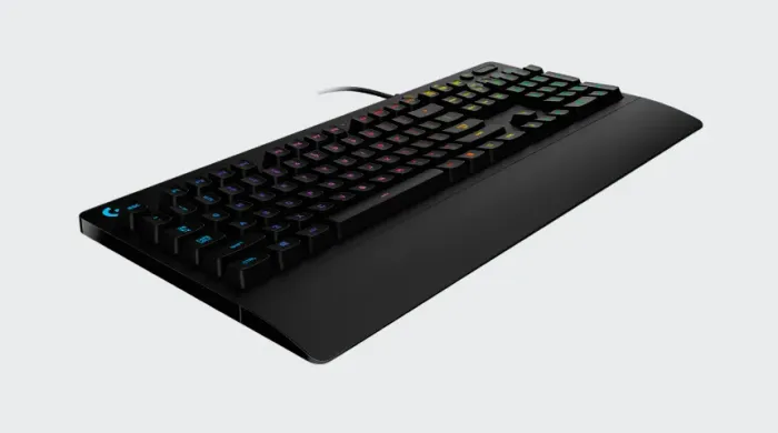 Teclado Gamer RGB Logitech G213 Prodigy USB ABNT2