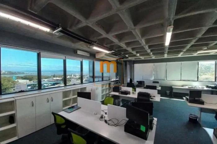 Sala comercial de 167m², no Techno Towers, com vista mar, no João Paulo