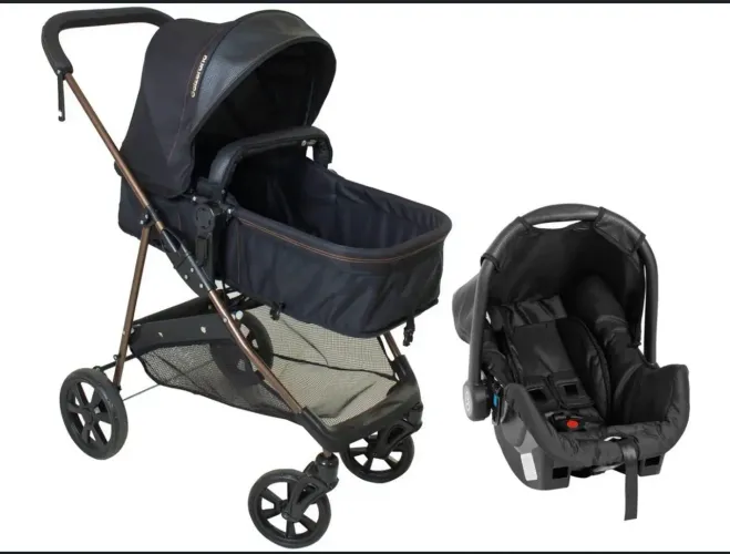 CARRINHO DE BEBE E BEBÊ CONFORTO