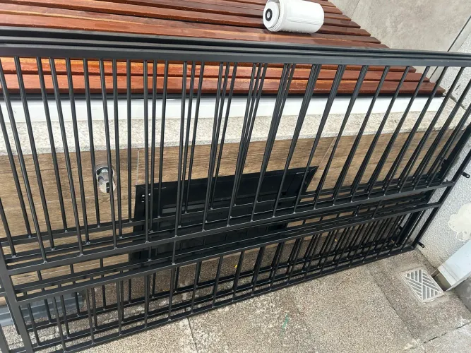 Grade de ferro preta pintura epóxi para janela / vidro blindex 