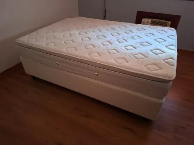 Cama box casal colchão Herval semi-novo