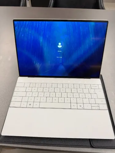 Notebook Dell XPS 13 9340 Intel Core Ultra 7, 16 GB, SSD 512 GB, bateria 100%