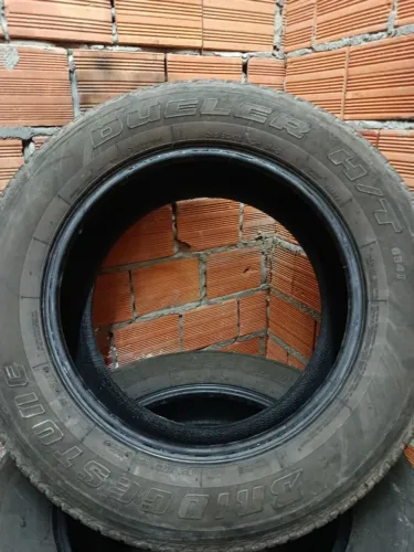 Peneu de caminhonete hyllux aro 18