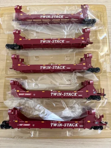 INTERMOUNTAIN HO GUNDESON TWIN STACK 5 UNIT SET BNSF