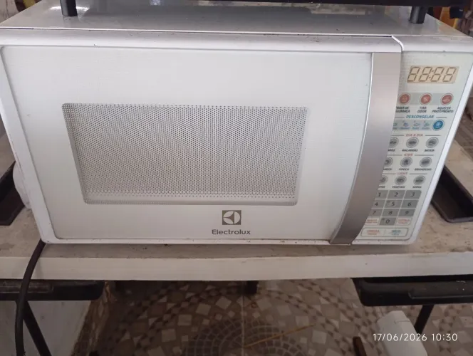 Microondas Eletrolux R$100,00