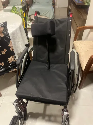 Vende se cadeira de rodas