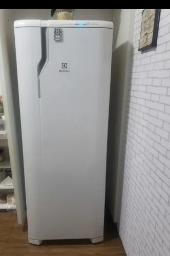 Vende-se geladeira 127W ELECTROLUX 