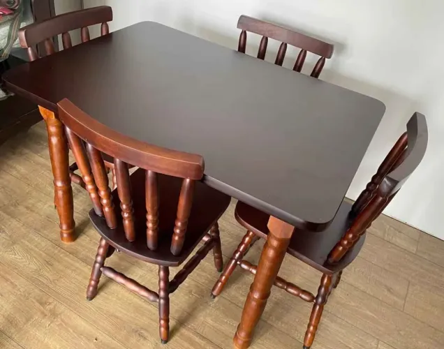 Jogo de mesa 4 cadeiras madeira Entrego
