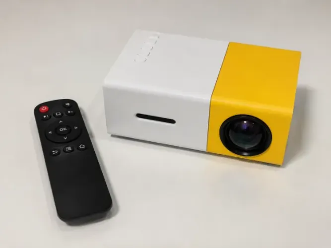 Projetor Mini YG300 Completo com Controle - Funcionando Perfeitamente