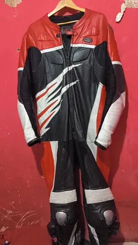Macacão motociclista couro