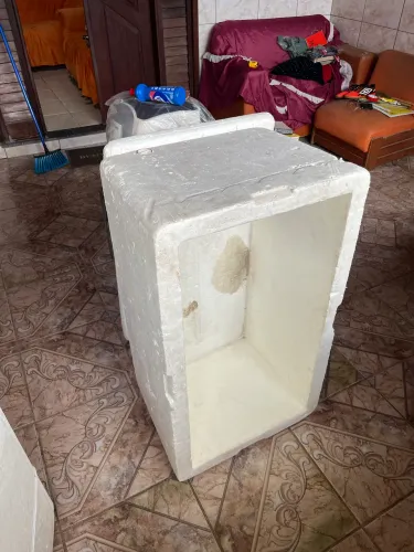 Caixa de isopor 170 litros